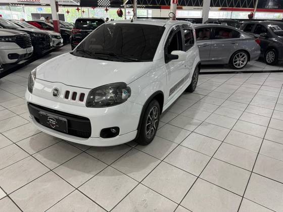 FIAT UNO 1.4 EVO SPORTING 8V FLEX 4P MANUAL FIAT UNO 1.4 EVO SPORTING 8V FLEX 4P MANUAL